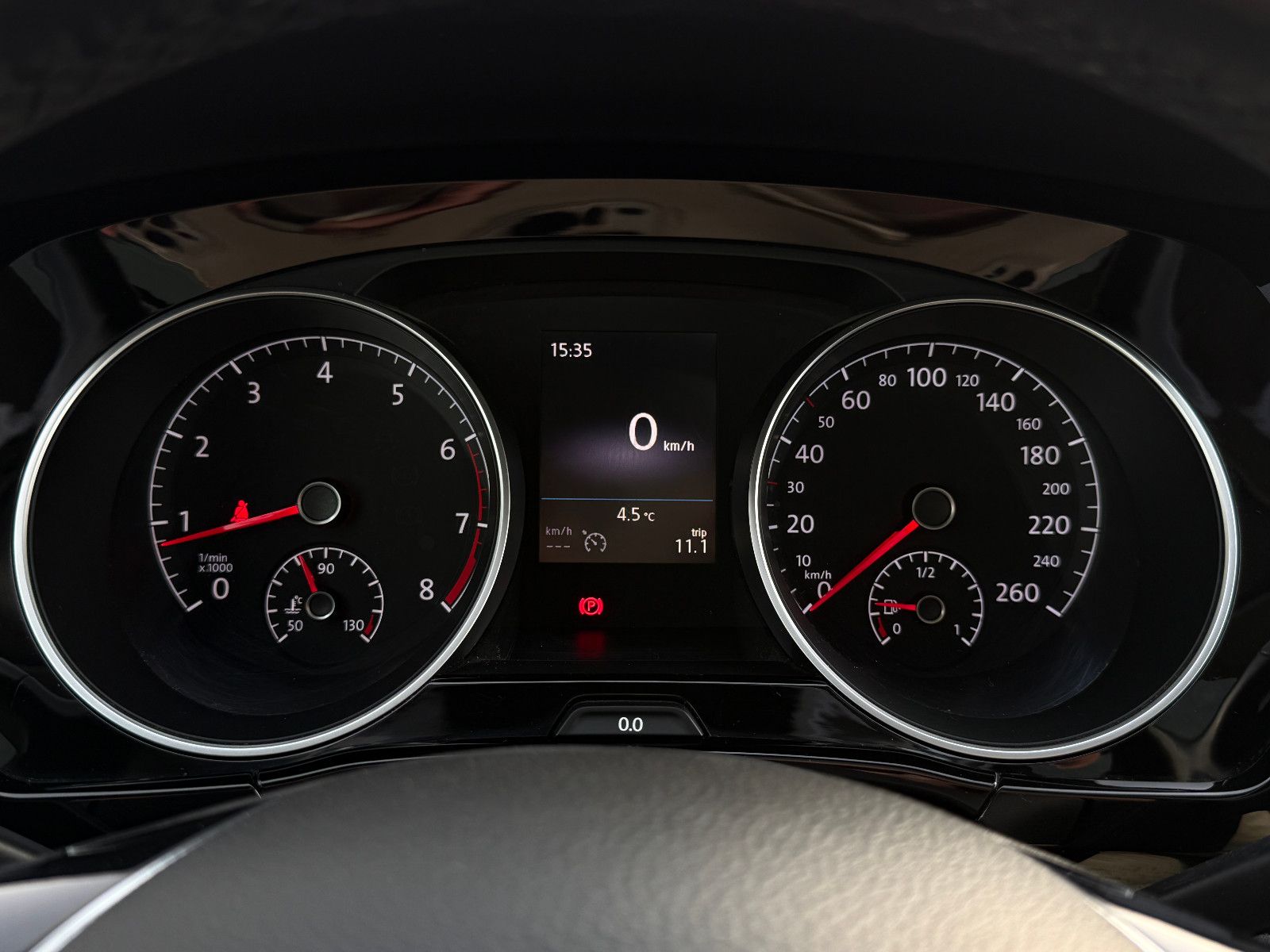 Fahrzeugabbildung Volkswagen Touran Comfortline ALLSTAR TSI ACC AHK Pano SHZ