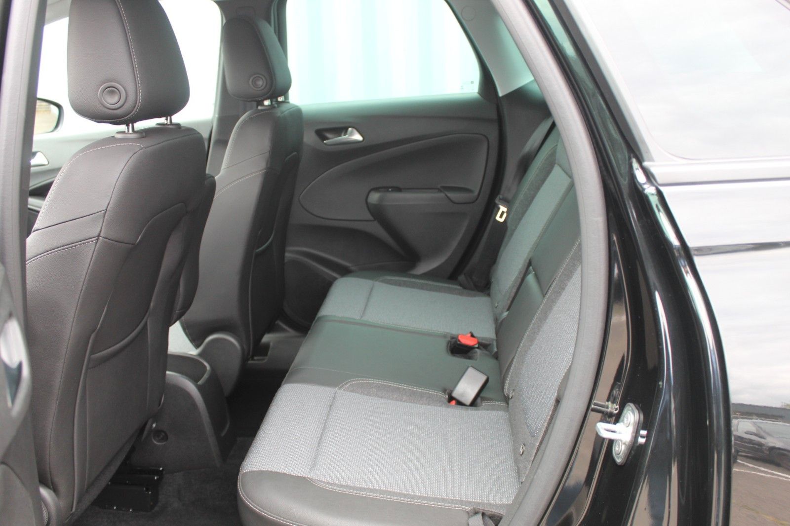 Fahrzeugabbildung Opel Crossland  Business Elegance Navi*Sitzh.*Kamera