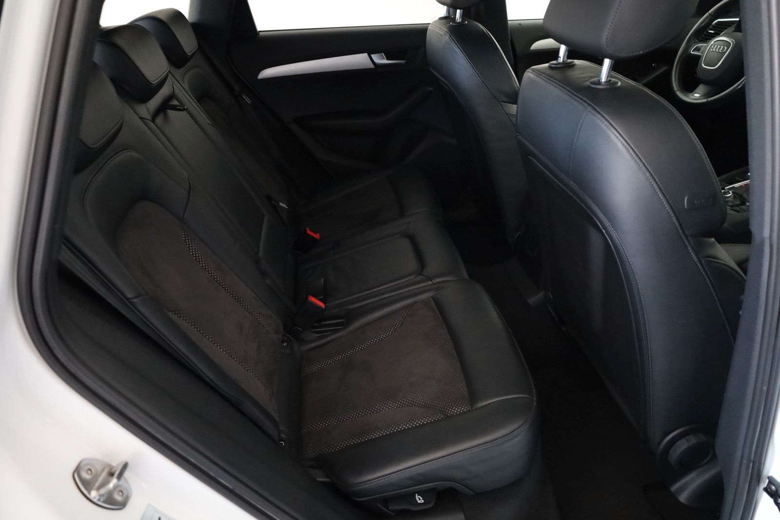 Fahrzeugabbildung Audi Q5 2.0 TDI quattro S line T.Leder,Navi,SH,20"