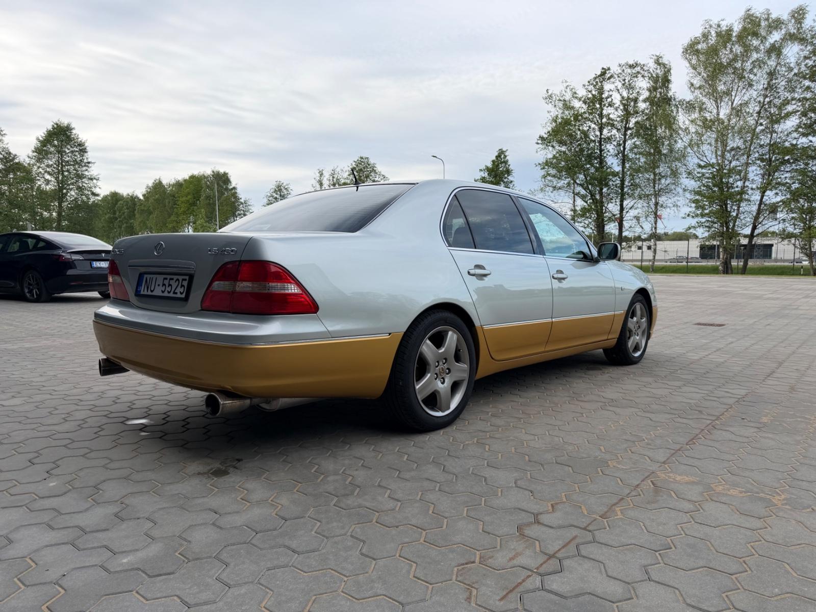 Lexus LS 430