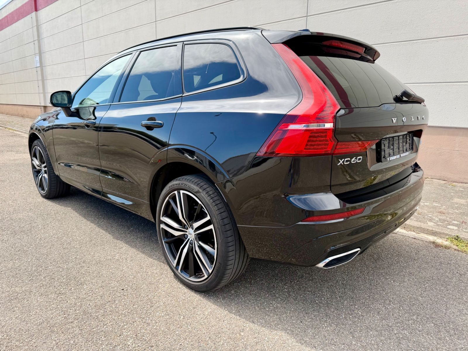 Volvo XC60 D4 R-Design Aut. - STANDHZ. RADAR DAB 21 foto 3