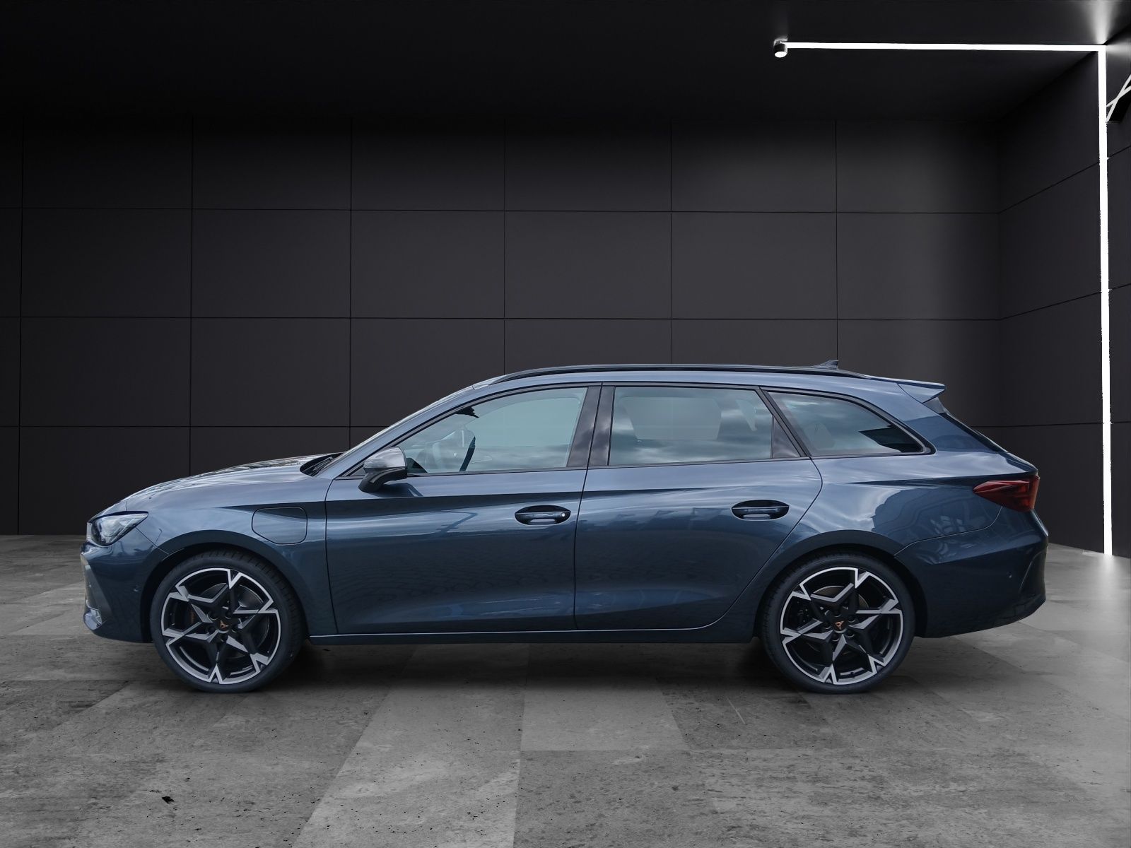 Fahrzeugabbildung CUPRA Leon Sportstourer VZ 1.5 e-Hybrid MATRIX AHK