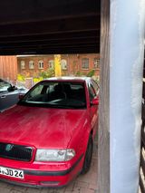 Skoda Octavia 1.6 GLX Limousine GLX - Skoda Octavia: Glx