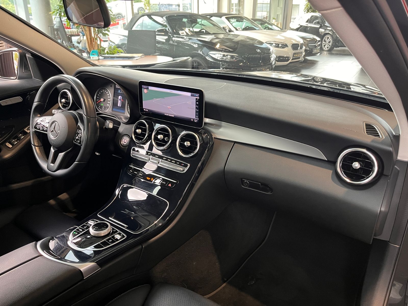Fahrzeugabbildung Mercedes-Benz C 200 d T LEDER LED NAV SHZ PDC 18"