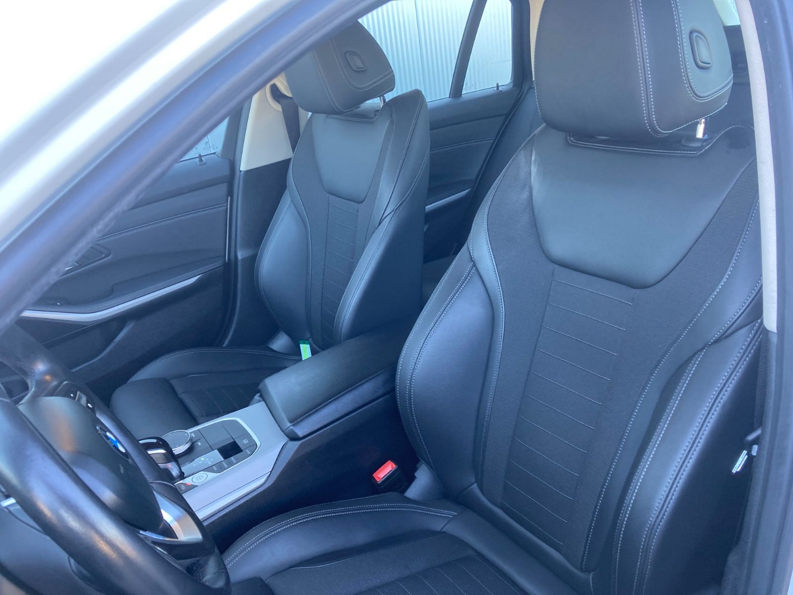 BMW 320iAT *WLAN*LED*DAB*Sportsitze*Teilleder*Kamera foto 13