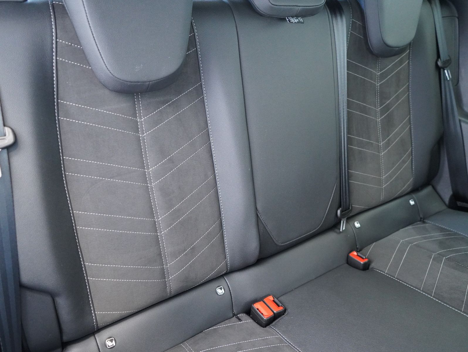 Fahrzeugabbildung Opel Mokka e Ultimate INTELLILUX/ACC/NAVI/SOH
