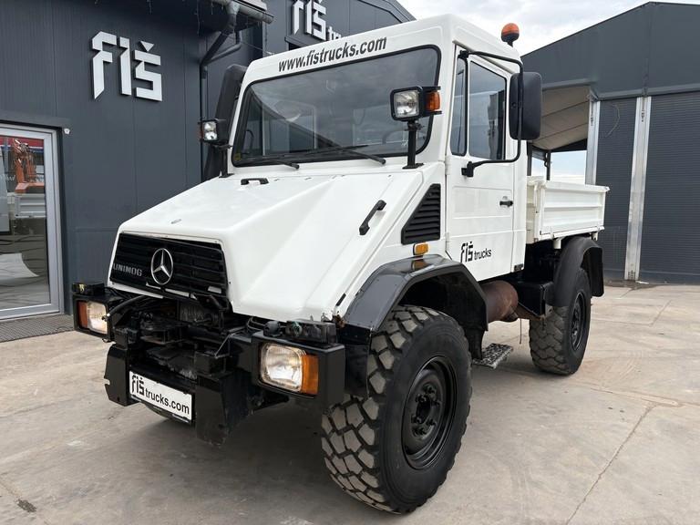 Mercedes-Benz UNIMOG 418.10 4x4 - stake body