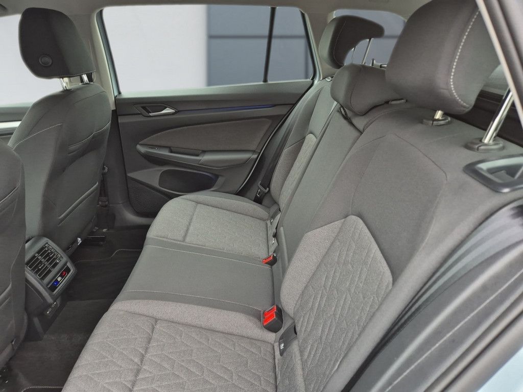Golf VIII Variant 2.0 TDI Life *LED*AHK*NAVI*DAB