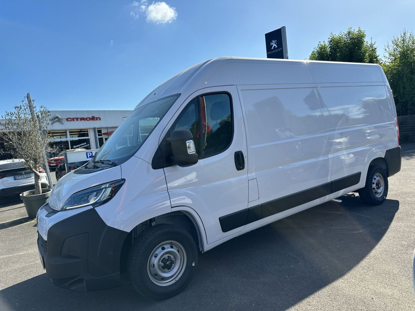Fahrzeugabbildung Citroën Jumper 2.2 KW 35 L3H2 BlueHDi 140 AHK-abn. Navi