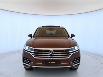Volkswagen Touareg - 2
