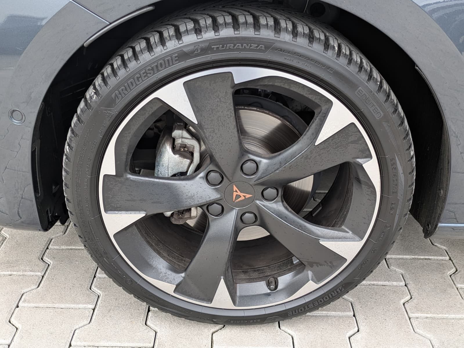 Fahrzeugabbildung CUPRA Leon 1.5 eTSI EDGE MATRIX*ACC*KAM*18"5JGARANTIE