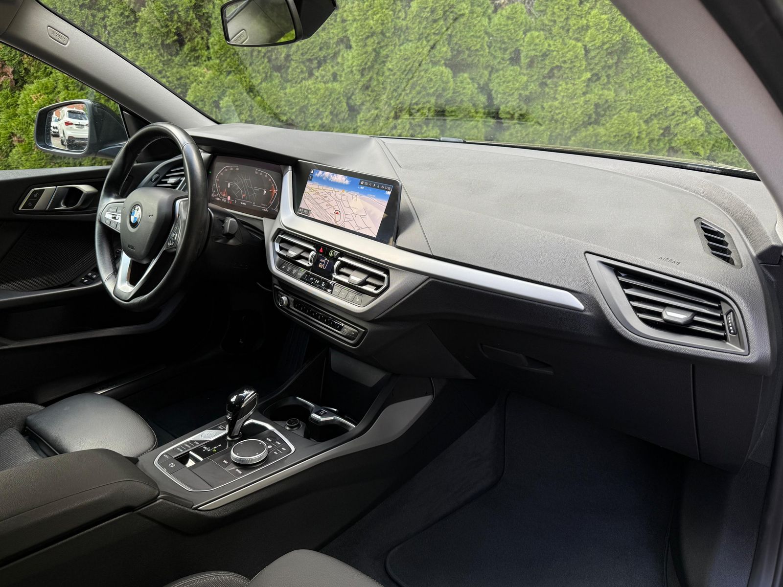 Fahrzeugabbildung BMW 216 d Aut. Gran Coupe Sport-Line LED+AHK+NAV+SHZ