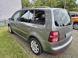 Volkswagen Touran 1.9 TDI DPF Highline - Volkswagen Touran mit Diesel-Antrieb: Kleinbus, 1.9
