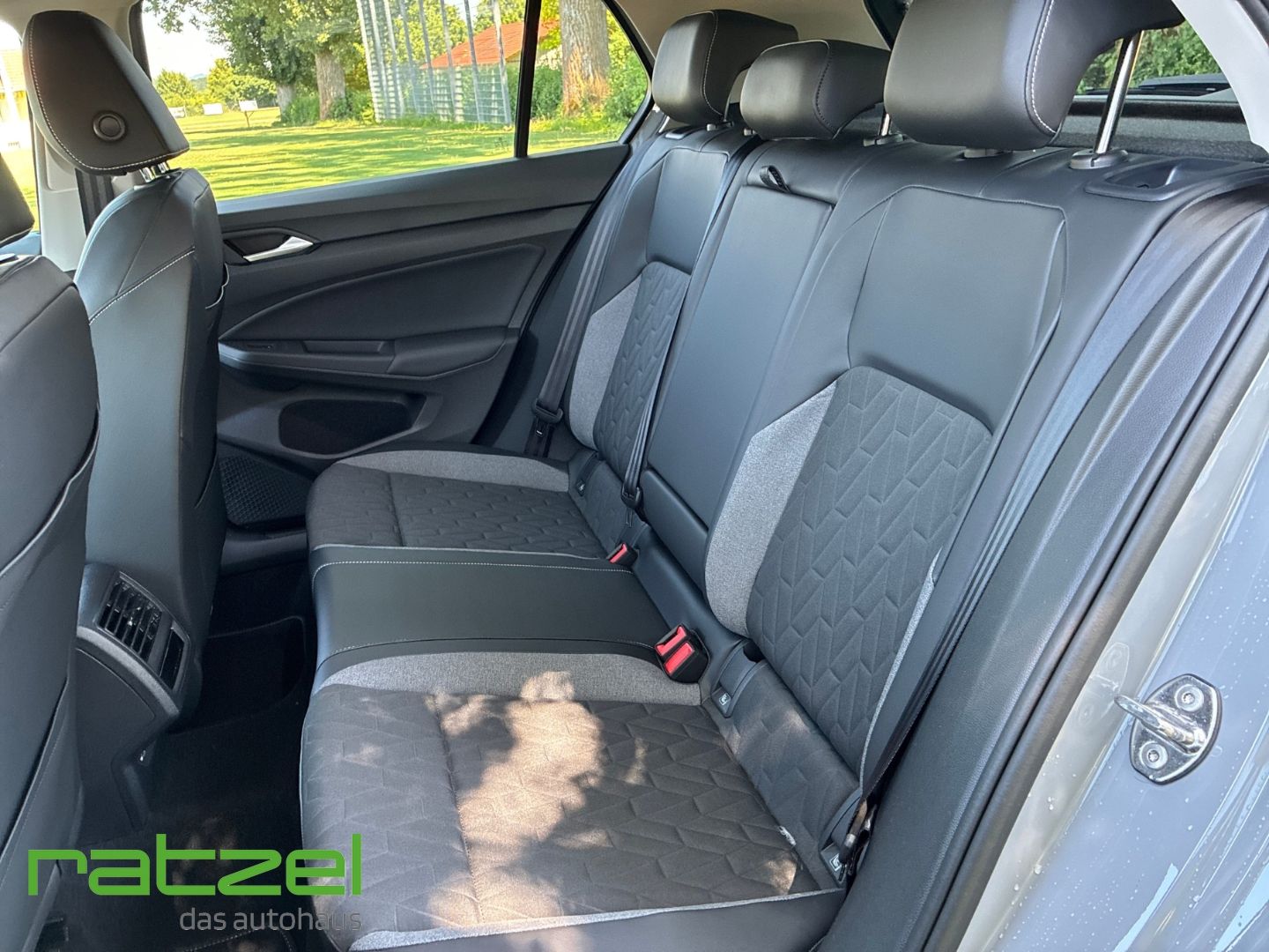 Fahrzeugabbildung Volkswagen Golf GOAL 1.5 TSI  AHK+LED+Allwetter+PDC+Kamera