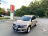 Volkswagen Tiguan 2.0 TSI DSG 4MOTION Sport & Style AHK - gebrauchte VW Tiguan aus dem Jahr 2011