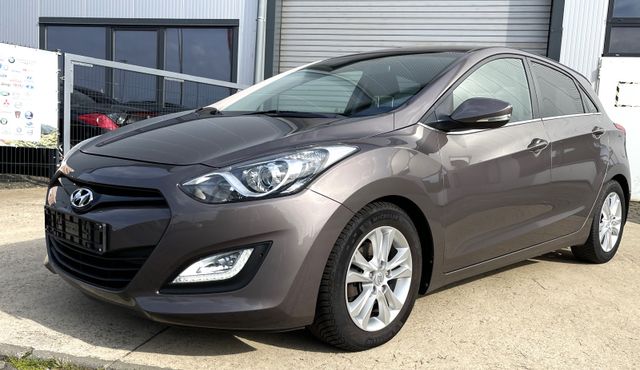 Hyundai i30 1.4 CRDI Classic Klimaauto PDC Tempomat Alu