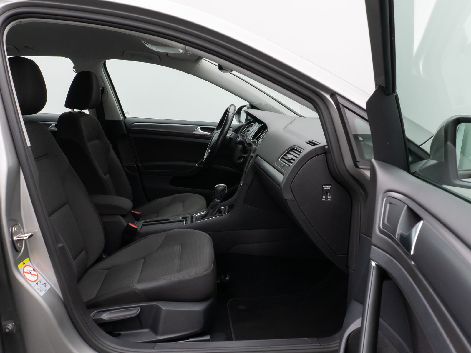 Fahrzeugabbildung Volkswagen Golf VII Variant Comfortline Navi PDC Standheiz
