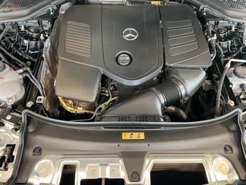 Mercedes E 200 - 12