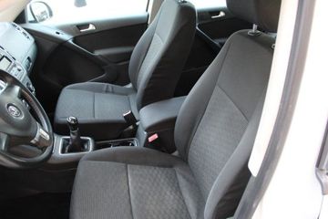 Volkswagen Tiguan - 8