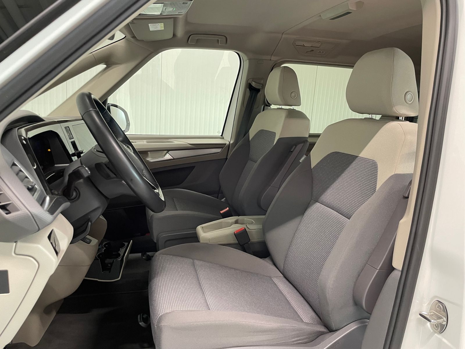 T7 Multivan 2.0 TDI DSG SHZ RFK TEMPOMAT PDC