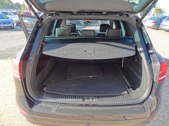 Fahrzeugabbildung Volkswagen Touareg V6 TDI/Xenon/Leder/Kam/Luft/2.Hd/AHK/Nav