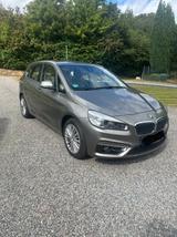 BMW 220 Active Tourer 220i Luxury Line Luxury Line - mit Benzin-Antrieb: Beige, Vollleder, Head-Up Display
