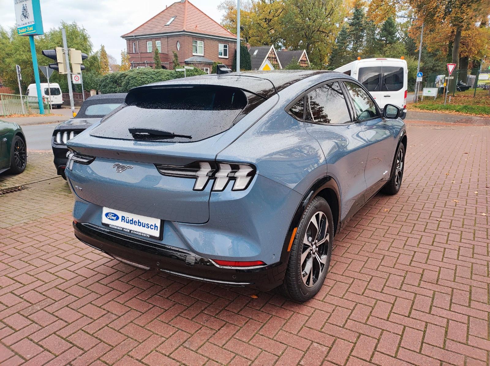 Ford Mustang Mach-E Standard Range 198kW, AWD Premium