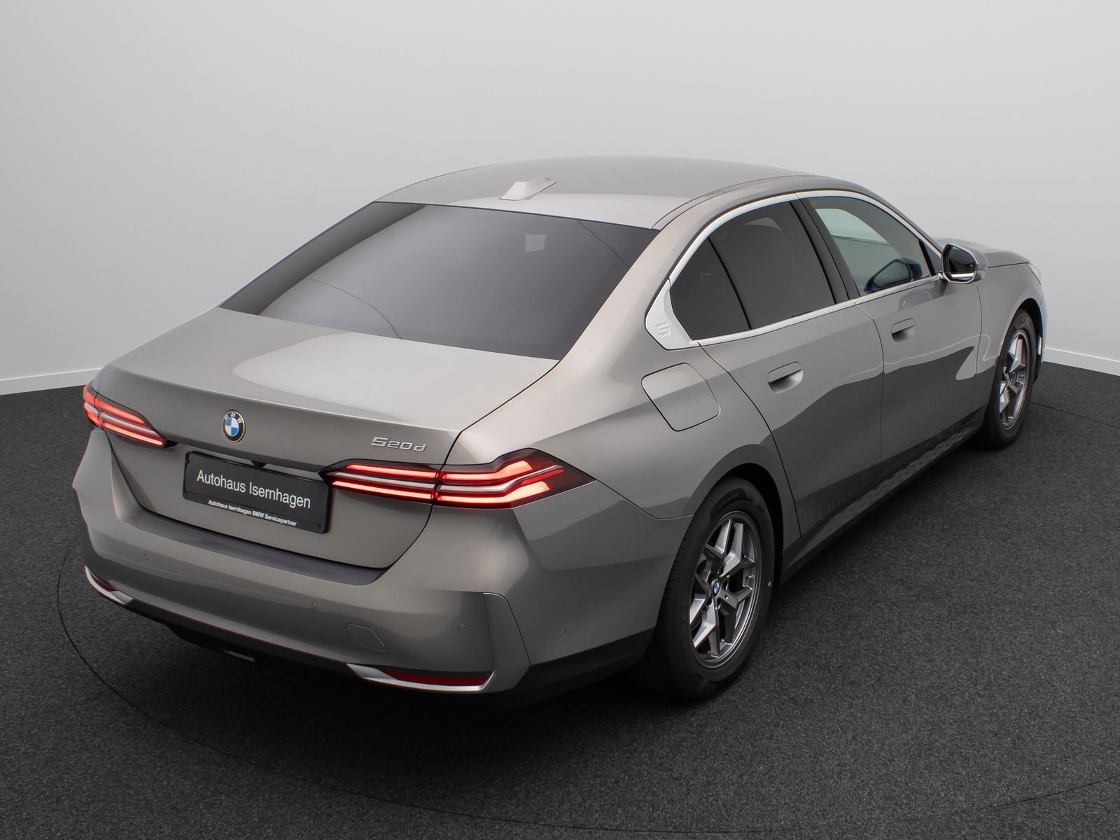 Fahrzeugabbildung BMW 520d Kamera DAB Leder DrivAss Alarm Sport 18Zoll