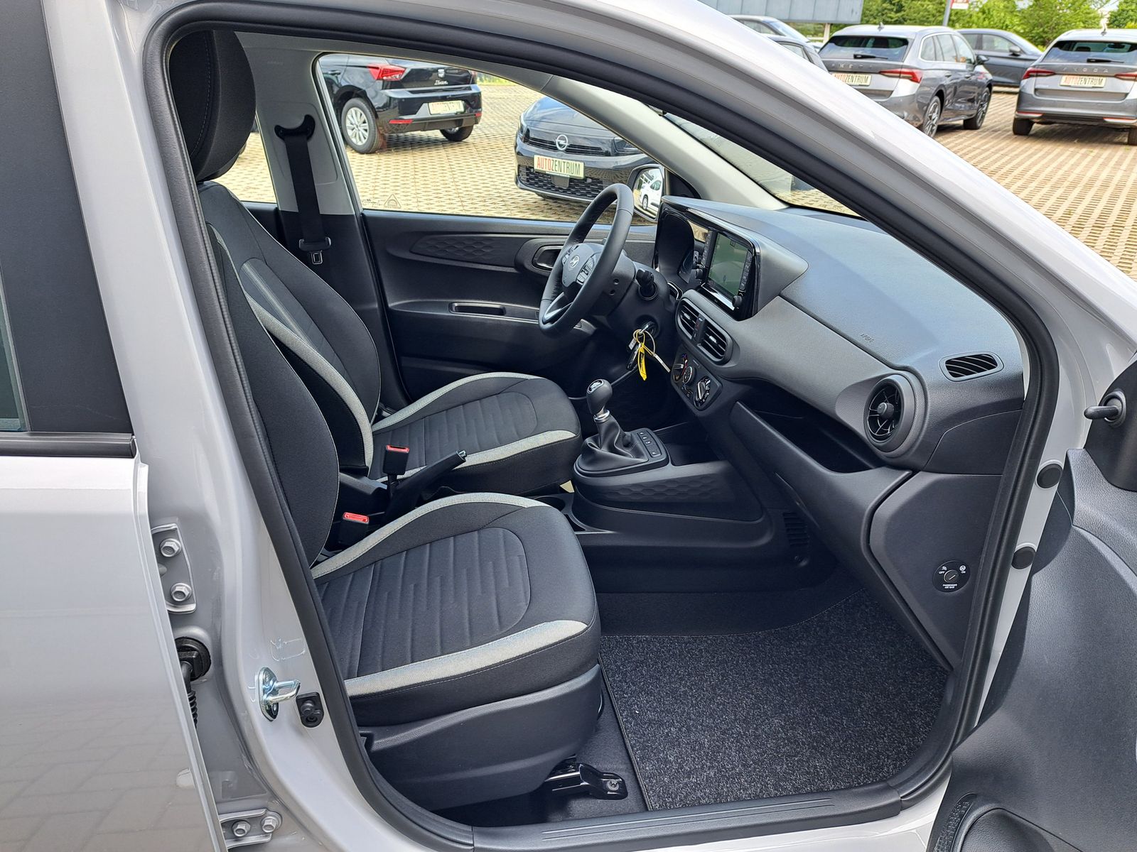 Fahrzeugabbildung Hyundai i10 1.0 MODELL 2025 NAVI WINTERPAKET KAMERA DAB