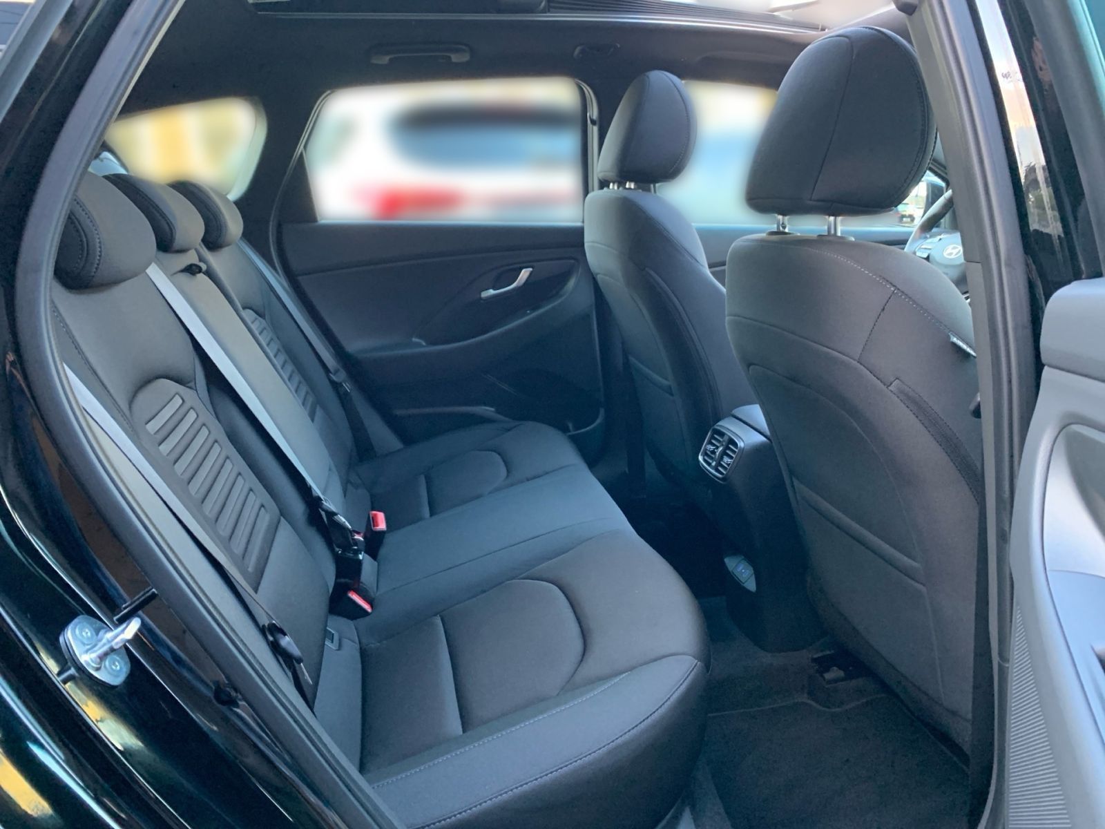 Fahrzeugabbildung Hyundai i30 Kombi 1.5 T-GDI 7-DCT Advantage Mild-Hybrid