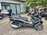 Piaggio MP3-300 ABS *Topcase original* - Piaggio Motorräder in Berlin