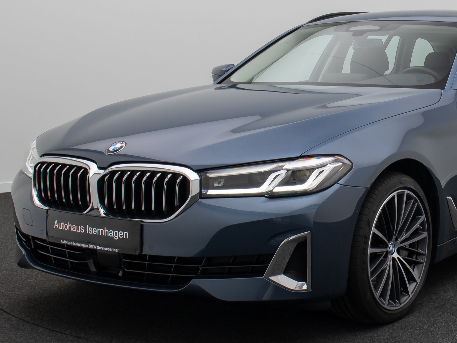 Fahrzeugabbildung BMW 540d xD Luxury Line Individual Panorama Massage