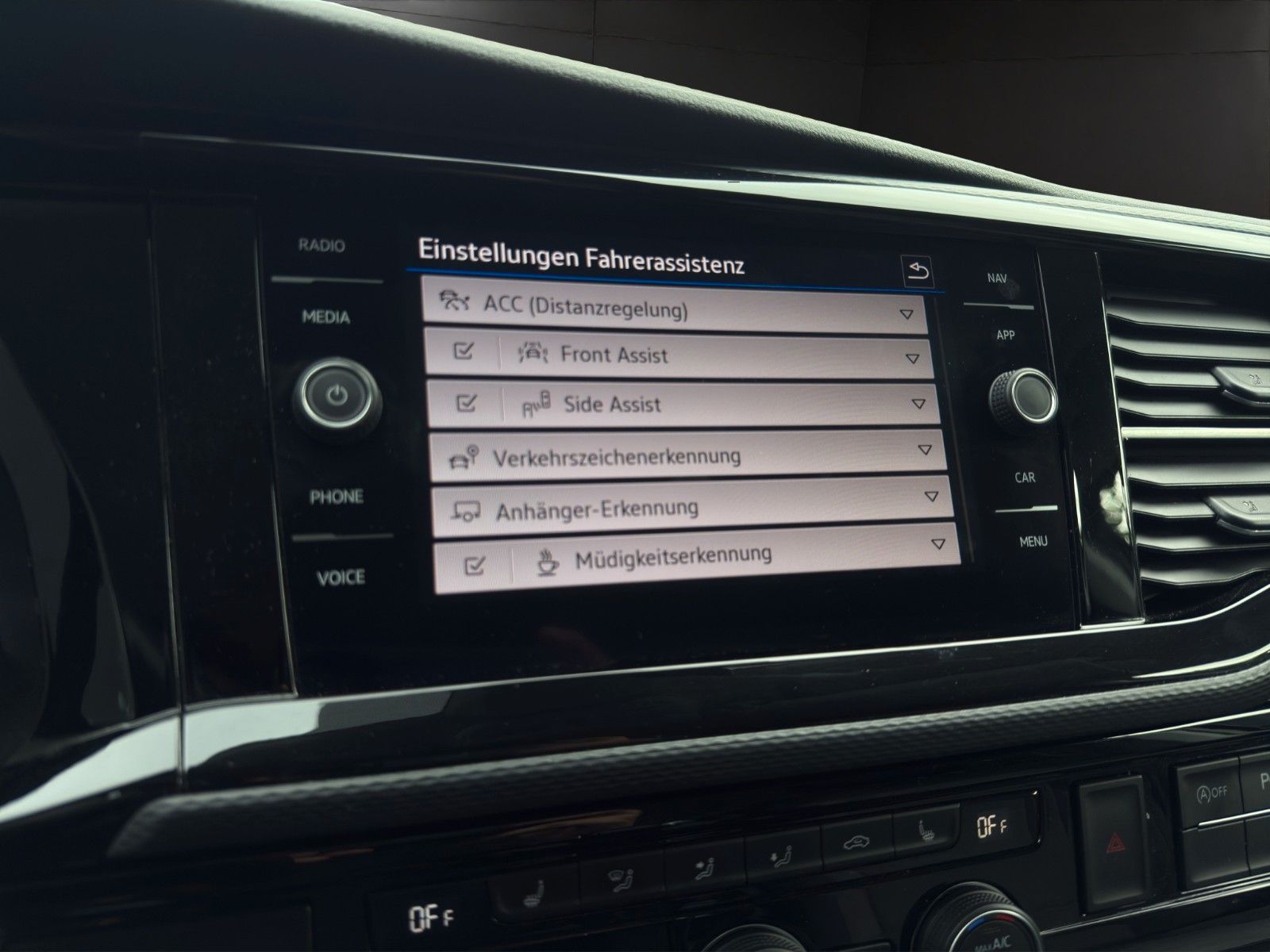 Fahrzeugabbildung Volkswagen T6.1 Multivan*Gen.6*AHK*Kamera*Zelt*Camper-Umbau