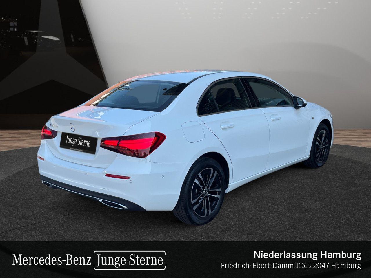 Mercedes-Benz A 250 e Progressive Limousine DISTR/AHK/AC11kW/