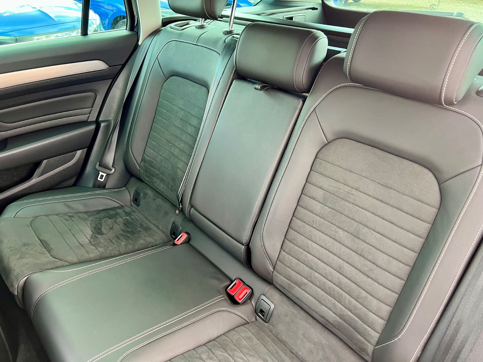 VW Passat Variant Elegance AAC AHK GZJR CARPLAY