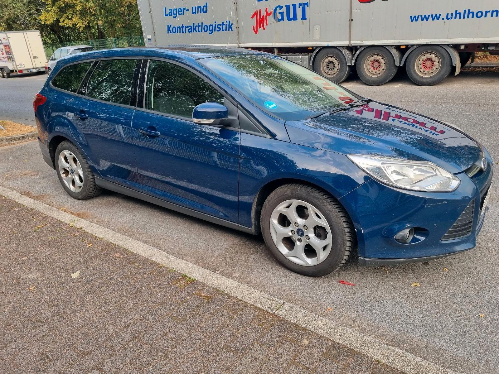Ford Focus 2014 — interior