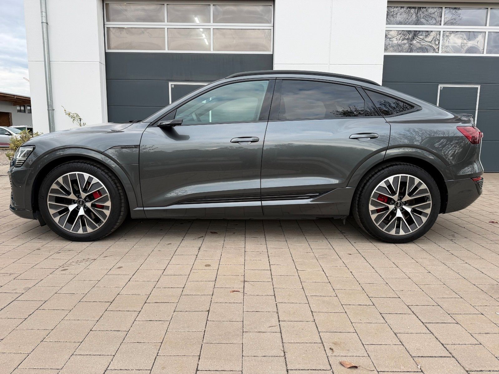 Audi Q8 e-tron S-Line Sportback Pano 360° Head-Up imagem 3