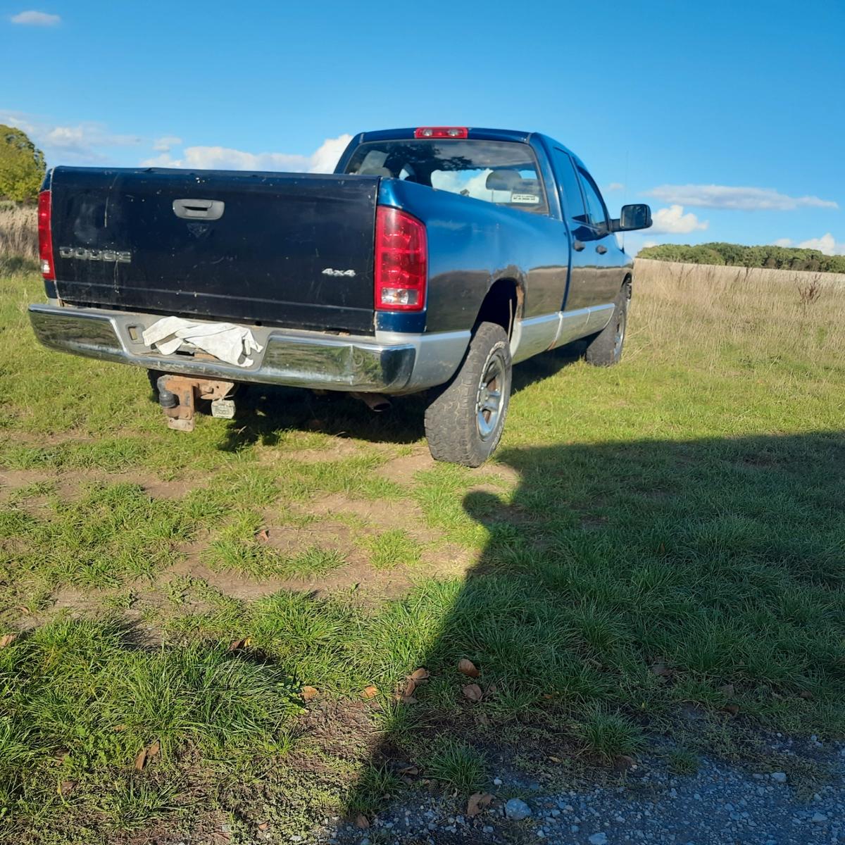 Dodge Ram 2004 — engine 5.684 cm³, 349 HP (257kW)