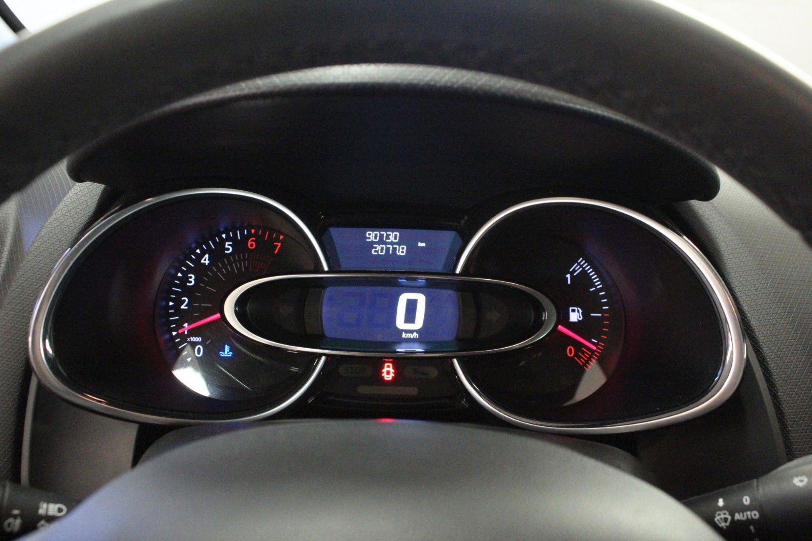 Fahrzeugabbildung Renault Clio TCe 90 GT Line *Navi*Klima*Winterräder *