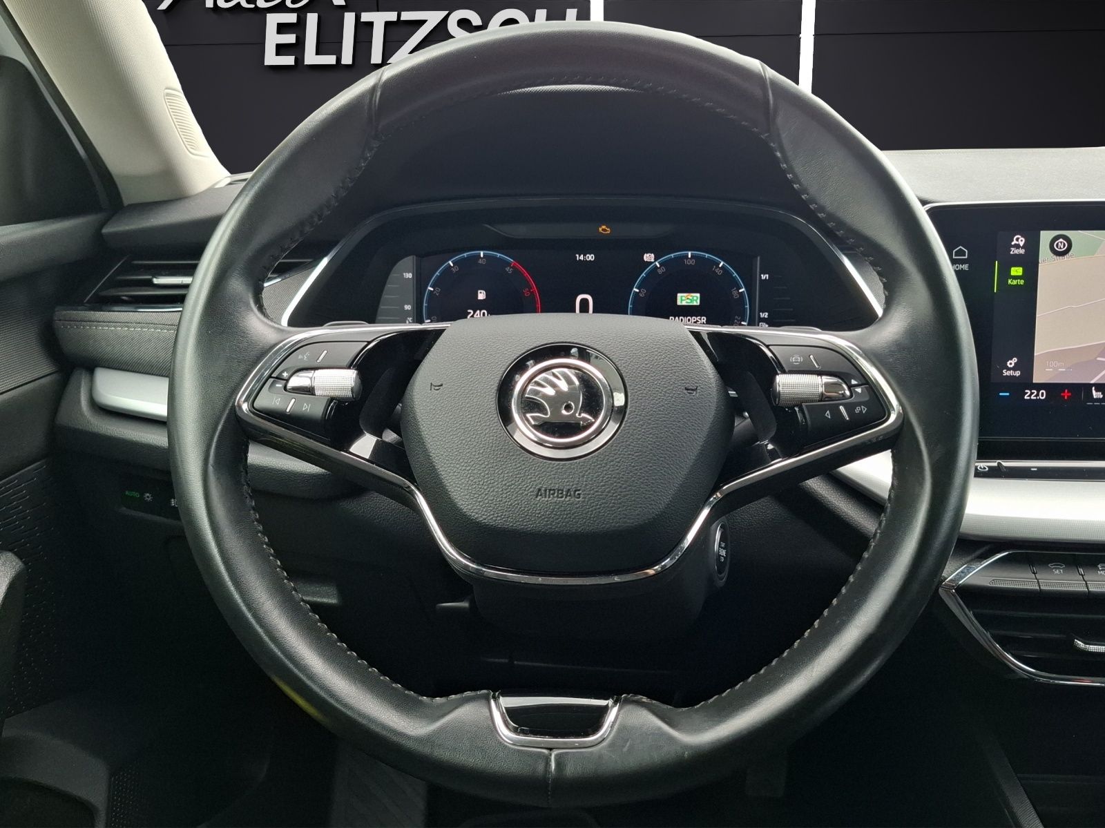 Fahrzeugabbildung SKODA Octavia Combi TDI First-Edition DSG Matrix AHK N