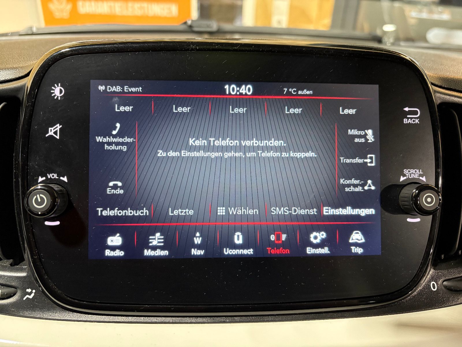 Fahrzeugabbildung Fiat 500 Dolcevita/PANO/PDC/KLIMA/DAB/TEMPOMAT/BLUETO