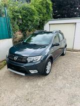 Dacia Sandero Stepway Celebration - Top ge... - Dacia Sandero Gebrauchtwagen in Bonn