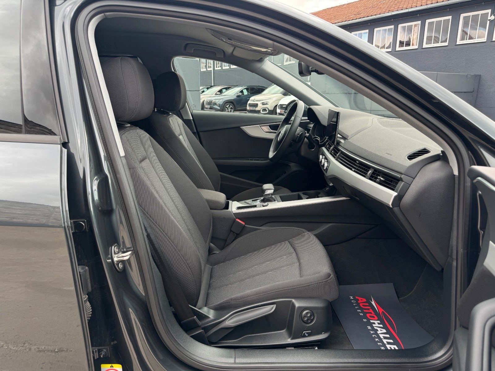 Fahrzeugabbildung Audi A4 Avant 40 TFSI S tronic Kamera Massage AHK SHZ