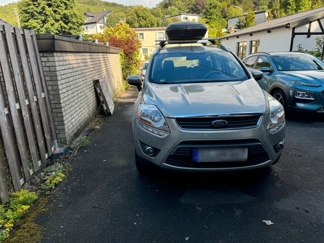 Ford Kuga  top Fahrzeug