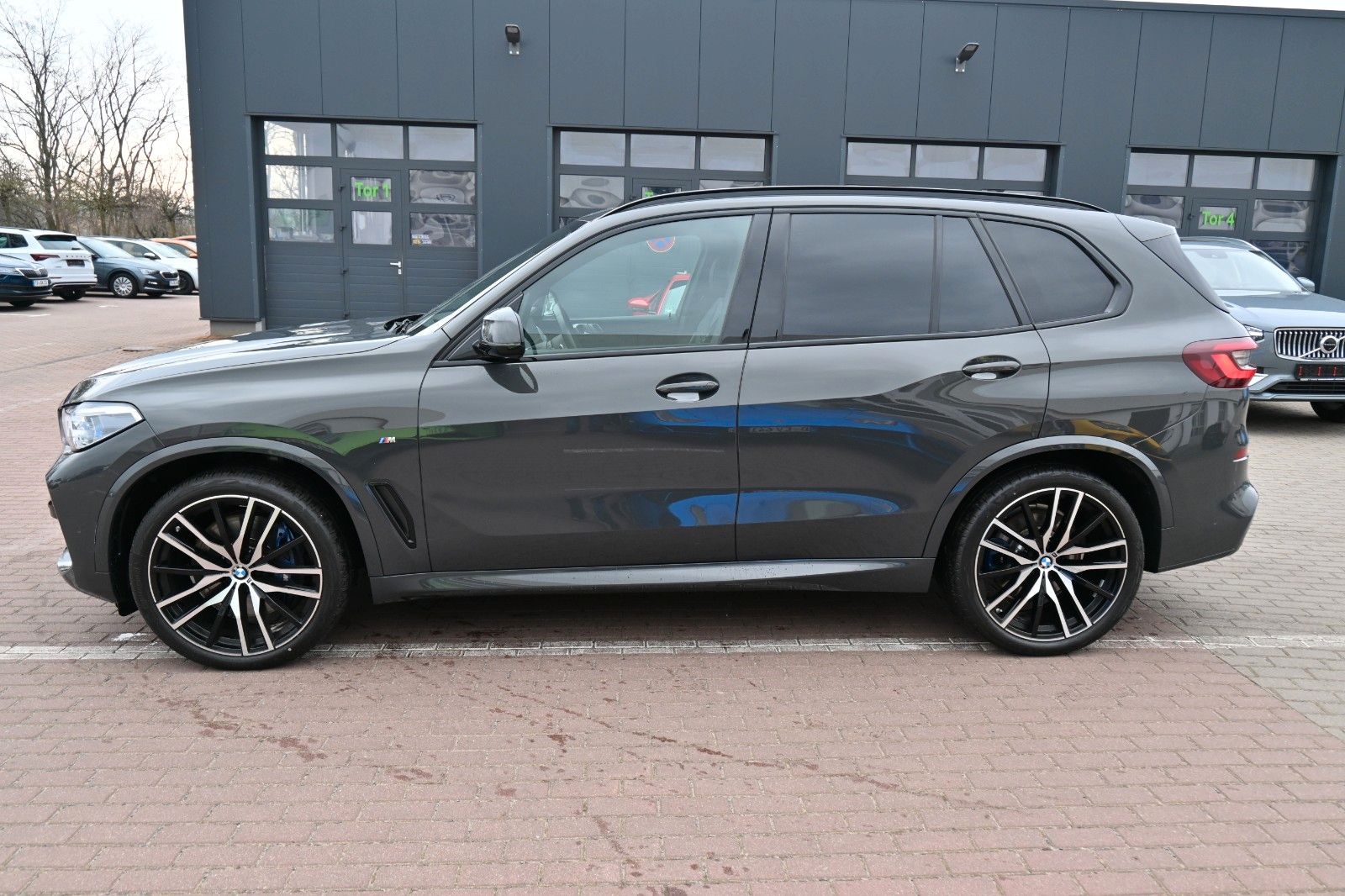 Fahrzeugabbildung BMW X5 xDrive 40d M Sport *ACC*B&W*HUD*PANO*Mietkauf