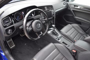 Volkswagen Golf - 8