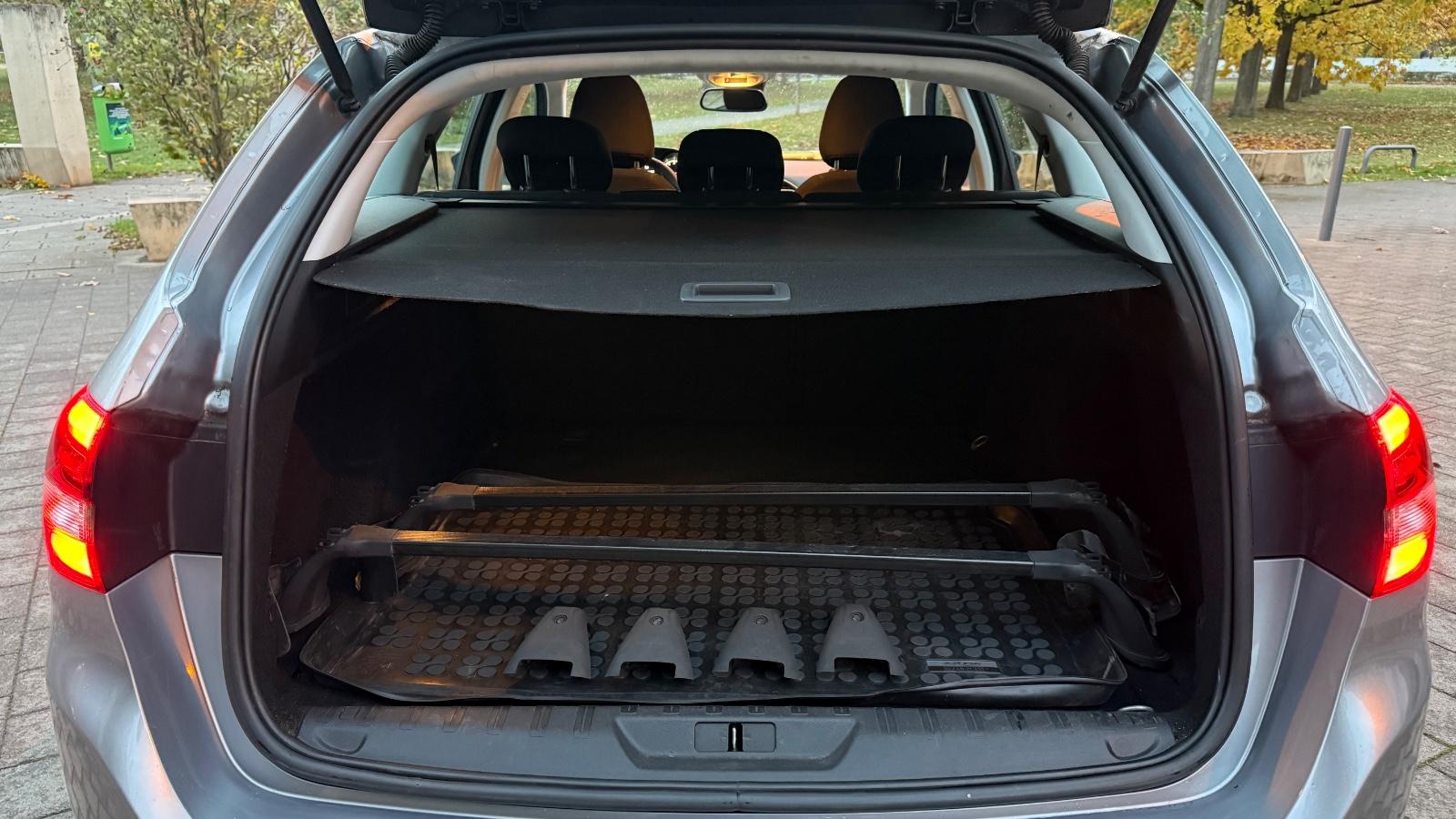 Peugeot 308 2015 — photo 19