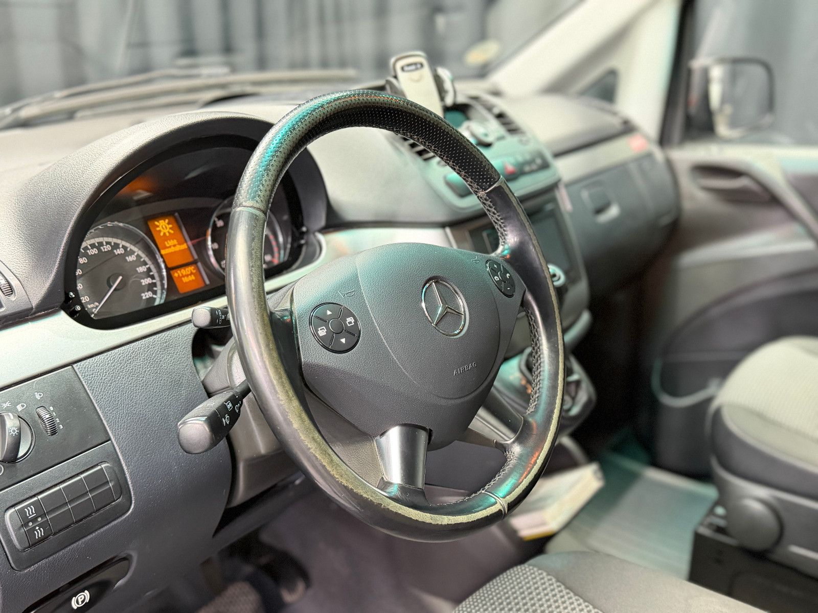 Fahrzeugabbildung Mercedes-Benz Vito Mixto 122 CDI lang|AUTOMATIK|CAMPER-UMBAU