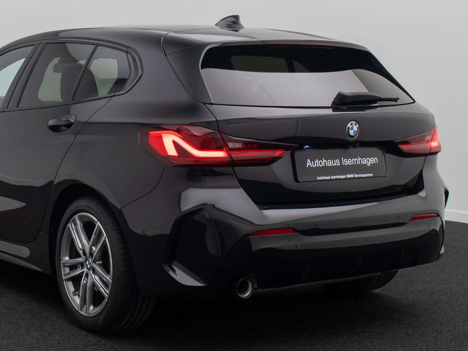 Fahrzeugabbildung BMW 118i M Sport HiFi Kamera DAB Panorama Komfort