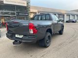 Toyota Hilux 2,4L Extra Cab Duty 4x4 Schalter - Toyota Hilux: Extra Cab